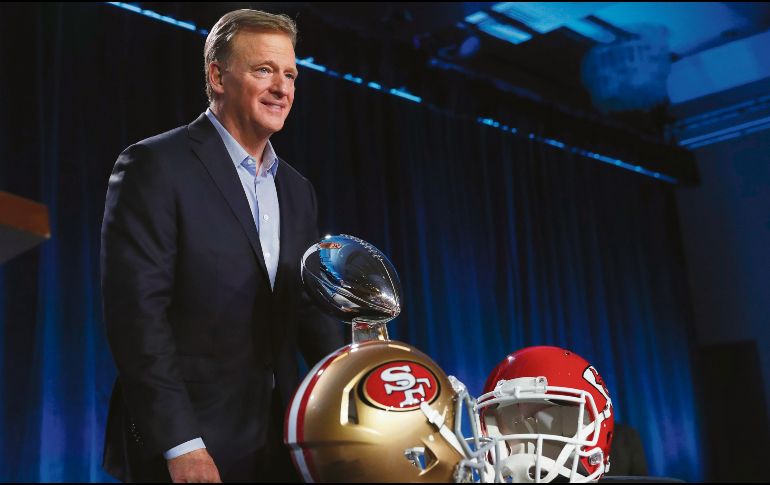 Preparado. Roger Goodell fue cuestionado en torno a una serie de temas que le conciernen al ser el comisionado de la Liga deportiva más importante del mundo. EFE / J. Mabanglo