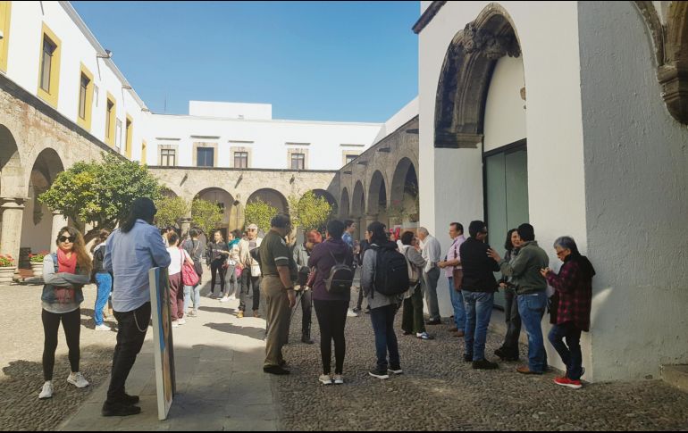 Manifestación. Artistas y agentes culturales mostraron su inconformidad en las oficinas del CECA. EL INFORMADOR • R. Romero