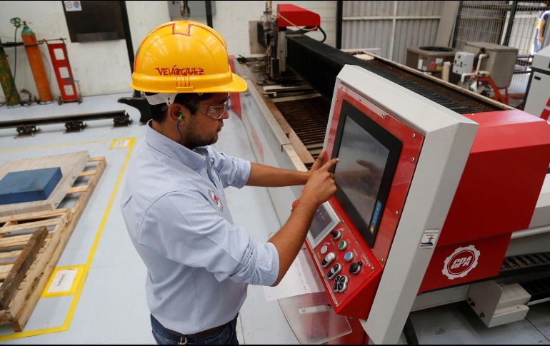 El Inegi dio a conocer que la economía mexicana tuvo un retroceso de 0.1% en el Producto Interno Bruto (PIB) el año pasado. EFE / F. Guasco