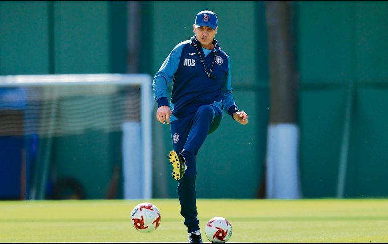 RETICENTE. El charrúa quiere tener plantel completo ante la crisis de resultados en su equipo. IMAGO7