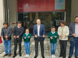 Reinauguración. Autoridades de Guadalajara y alumnos asistieron al corte de listón. EL INFORMADOR • C. Cerda