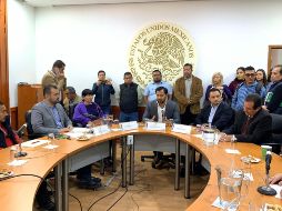 En la reunión frustrada estuvieron miembros de la sociedad civil que cuestionaron las labores de la comisaria. TWITTER/LegislativoJal