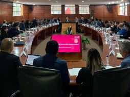 Aspectos de la reunión que sostuvieron los gobernadores panistas con el secretario Jorge Alcocer Varela y el titular del Insabi, Juan Ferrer Aguilar, entre otras autoridades. TWITTER/@MartinOrozcoAgs