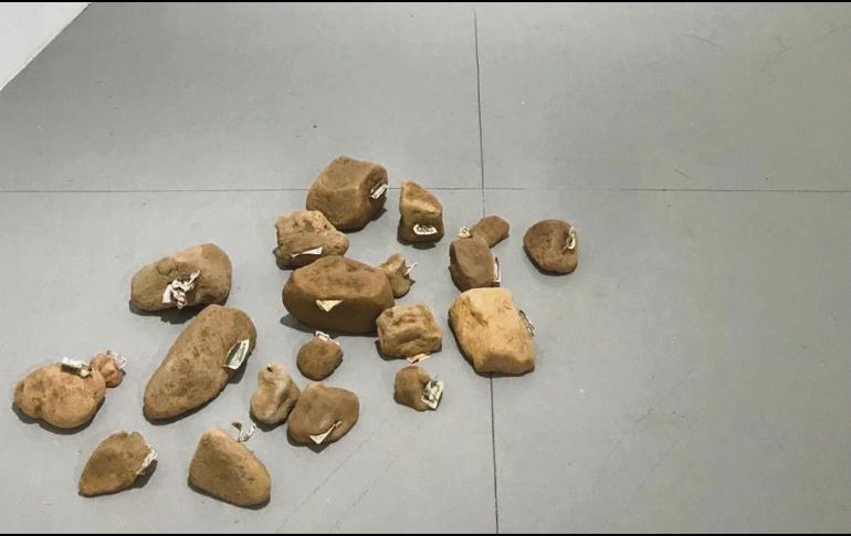 Algunas de las obras que conforman la exposición “Cartas sobre la mesa”, de la artista Sara Ramo. ESPECIAL