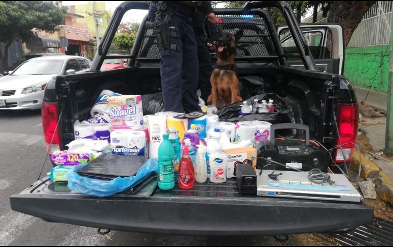 Oficiales aseguraron los diferentes artículos y entregaron al adolescente al Ministerio Público. ESPECIAL