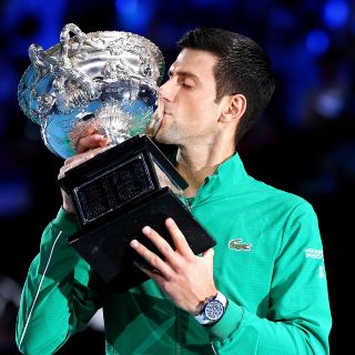 Novak Djokovic reina por octava vez en Australia