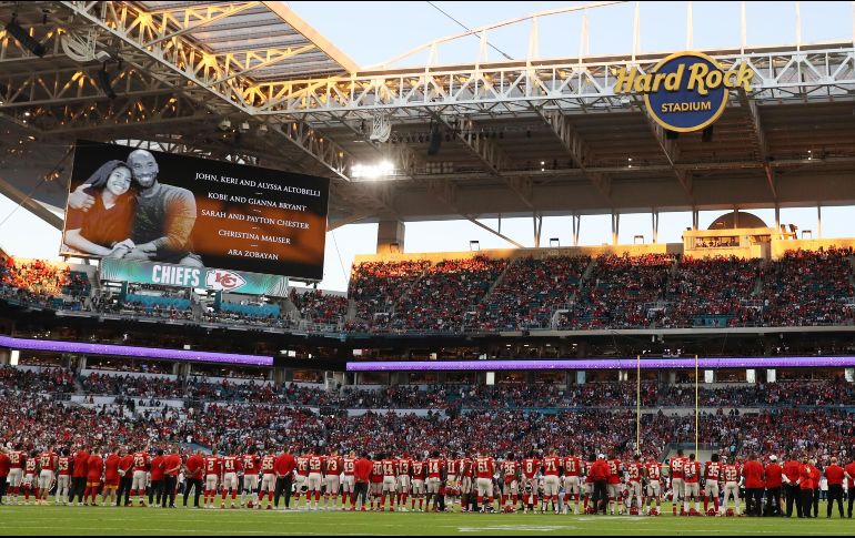 Ha pasado una semana, pero el recuerdo de Kobe Bryant sigue vivo y el mundo del deporte no deja de honrarlo. AFP / R. Carr
