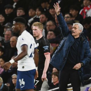 En duelo de estrategias, Mou derrota a Guardiola