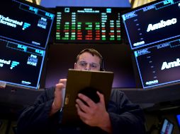 Aunque el coronavirus sigue inquietando a los mercados asiáticos, la bolsa de Estados Unidos fue impulsada por otros factores. AFP/J. Eisele