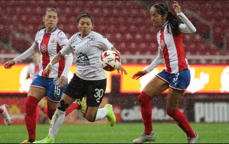 Chivas femenil perdió el invicto y se quedó estancada en el sexto sitio con 8 unidades. IMAGO7 / F. Meza