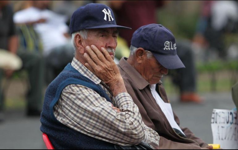 El director general del IMSS asegura que la institución va a seguir calculando las pensiones de las personas que están en este modelo de transición entre la ley del 1973 y de 1997 en 25 salarios mínimos. EL INFORMADOR / ARCHIVO