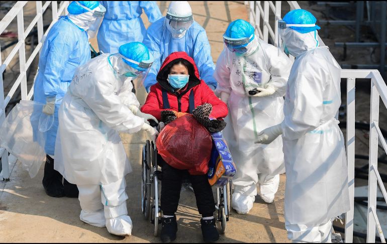 Se han registrado 20 mil 676 casos en todo el mundo, 427 fallecidos y 664 recuperados. Al menos 20 mil 467 de los infectados se encuentran en China y 425 de las muertes también han sido en ese país. EFE / EPA / Stringer China Out