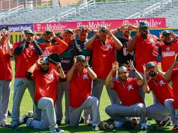 CELEBRAN. La tropa azteca festejó su pase a la antesala de la Final en suelo boricua. Hoy enfrentan al equipo de Colombia en su último compromiso de la fase de Round Robin. TWITTER/@LMP