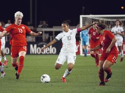 Poco y nada. Las mexicanas tuvieron contadas oportunidades de anotar, mientras que las canadienses dominaron durante buena parte del encuentro. FEMEXFUT