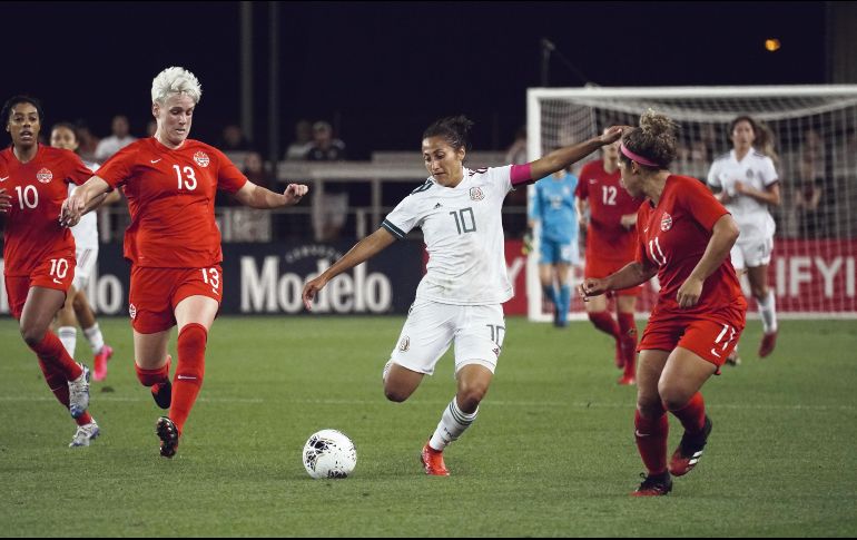 Poco y nada. Las mexicanas tuvieron contadas oportunidades de anotar, mientras que las canadienses dominaron durante buena parte del encuentro. FEMEXFUT