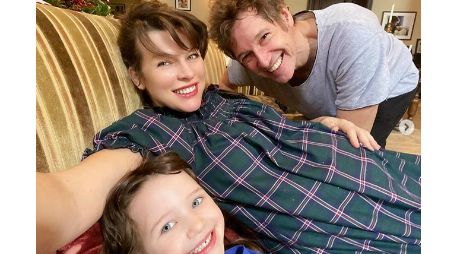 Osian Lark es la tercera hija de Jovovich y el guionista y director Paul W.S. Anderson. INSTAGRAM / millajovovich