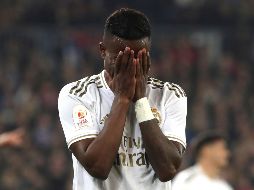 El brasileño Vinicius Jr. reacciona en un momento del encuentro en el estadio santiago Bernabéu. EFE / K. Huesca