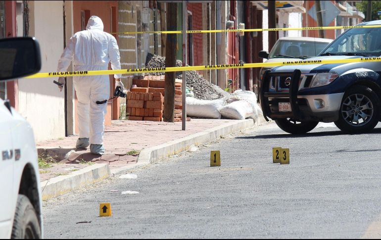 Peritos aseguraron en la escena varios casquillos percutidos de calibre 9 milímetros. EFE/ARCHIVO