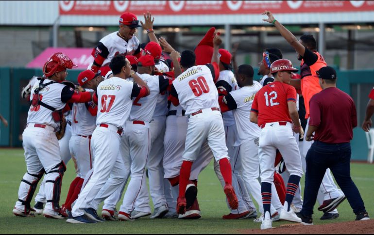 Fue un gran duelo de picheo con el que Cardenales se impuso a la novena comandada por el manager Benjamín Gil. EFE / T. Llorca
