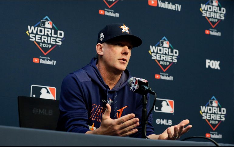 Hinch fue despedido después de que se descubriera que el equipo utilizaba ilegalmente la electrónica para robar señales de los receptores rivales durante la temporada 2017. AP / ARCHIVO