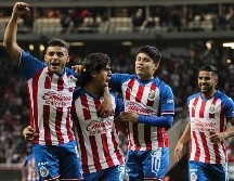 Chivas recupera a hombres que estaban lesionados, como el caso de Macías y Vega. Imago7