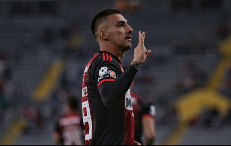 En su primer partido bajo el mando de Puente Jr., los zorros cayeron 3-1; el único tanto fue obra del argentino Javier Correa. IMAGO7