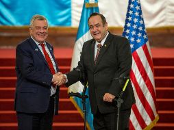 El presidente Alejandro Giammattei se reunió con el subsecretario interino de Estado para Asuntos del Hemisferio Occidental, Michael Kozak. AP/O. de Ros