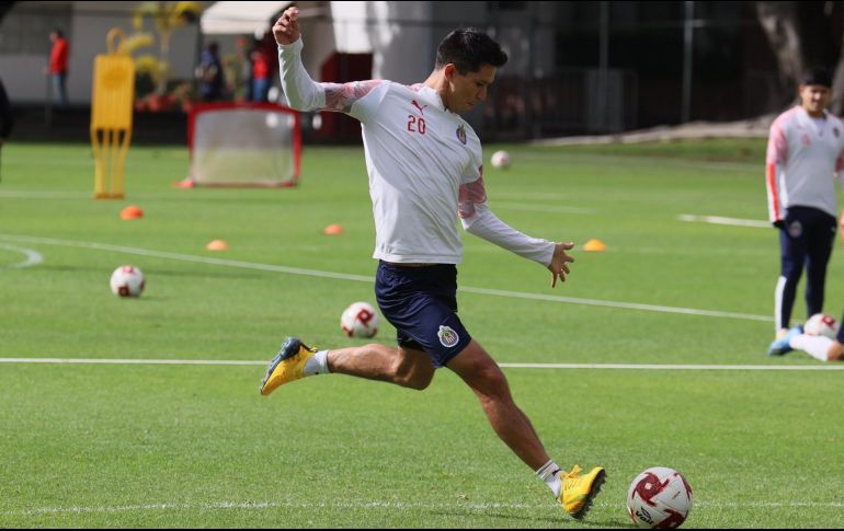 Jesús Molina. Los rojiblancos tendrán hoy una prueba complicada cuando visiten a los universitarios. TWITTER/@Chivas