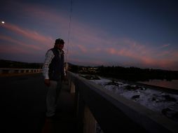 A pesar de las acciones del Gobierno estatal, el problema de contaminación en el Santiago no acabará pronto. Mientras tanto, los ciudadanos padecen los olores nauseabundos y espuma tóxica. EL INFORMADOR/F. Atilano