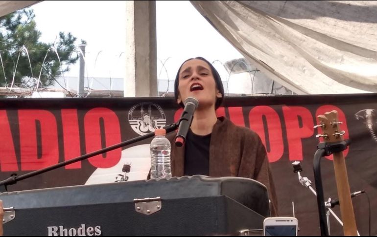 La cantautora compartió sus mejores éxitos en un concierto gratuito. TWITTER/@ArtureitorMX