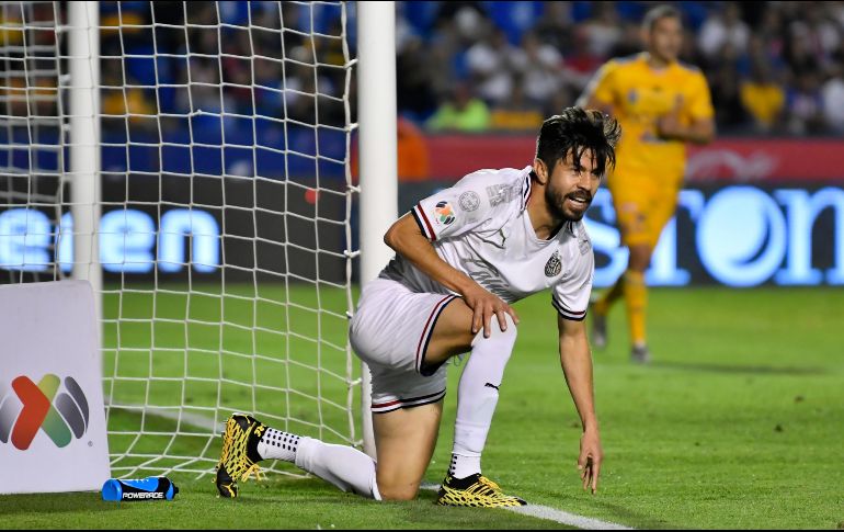Oribe Peralta no pudo ayudar a Chivas a evitar la derrota ante Tigres. Imago7