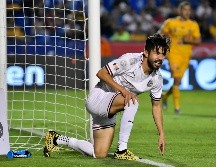 Oribe Peralta no pudo ayudar a Chivas a evitar la derrota ante Tigres. Imago7