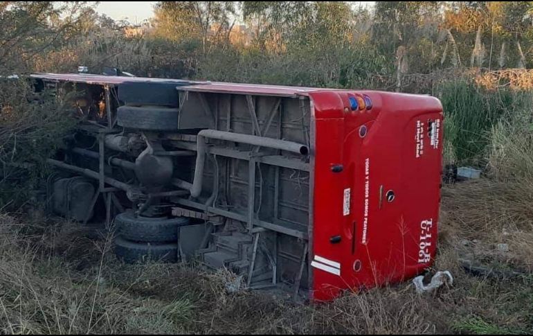 El camión fue hallado en el cruce de Periférico Oriente y la calle Independencia, al rumbo de Camino a Matatlán. ESPECIAL