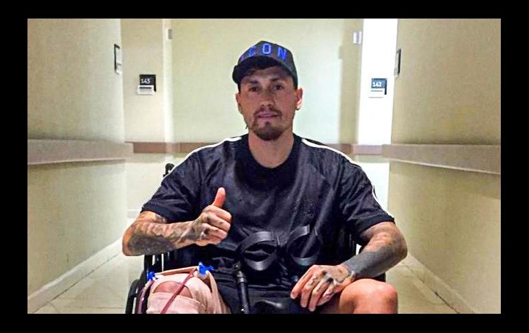 El jugador fue visto en silla de ruedas. TWITTER / @ClubAmerica