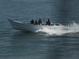 Una de las lanchas cuyos ocupantes dispararon al buque en la zona de protección de la vaquita marina. EFE/Sea Shepherd