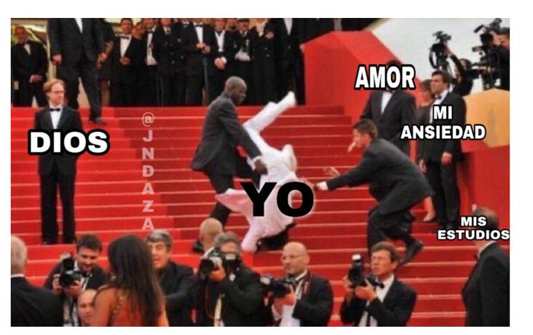 Usuarios comparten memes en las redes sociales. TWITTER