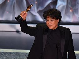 Mejor película y mejor director. Con “Parásitos” Bong Joon-ho se cubrió de gloria en la gala de los Oscar. AP
