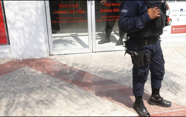 Las oficinas bancarias que incumplan con los lineamientos en materia de seguridad se harán acreedores a sanciones como un apercibimiento. EL INFORMADOR / ARCHIVO