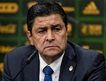 Luis Fernando Tena espera que Chivas regrese a la senda del triunfo ante Cruz Azul. IMAGO7