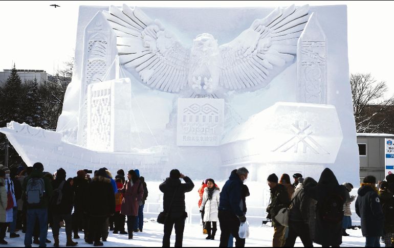 Apenitas. La nieve hizo falta en el Festival de Sapporo. AFP