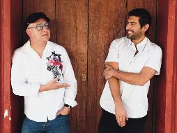 Talento. El director de cine Rafa Lara, de lentes, con el actor Ianis Guerrero. EL INFORMADOR/A. Camacho