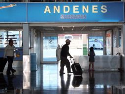 Algunas personas que se han enterado de su situación le han apoyado; prefiere guardarlo que comer para completar el pasaje. EL INFORMADOR / ARCHIVO
