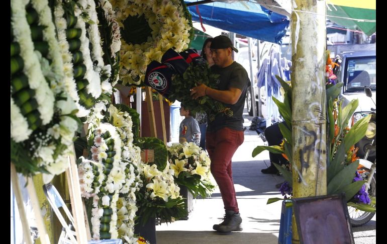 Día de San Valentín trae aumento en precios de rosas