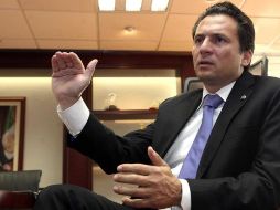 La secretaria de la Función Pública, Irma Eréndira Sandoval, reconoce el trabajo del fiscal general, Alejandro Gertz Manero, por la detención de Emilio Lozoya. SUN / ARCHIVO