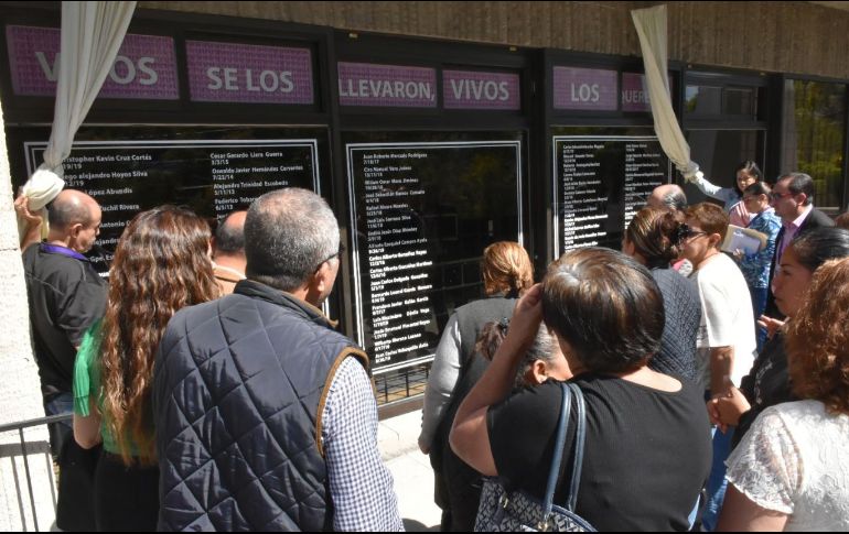 Colectivos y personal de la comisión participaron en la develación de un memorial simbólico. ESPECIAL