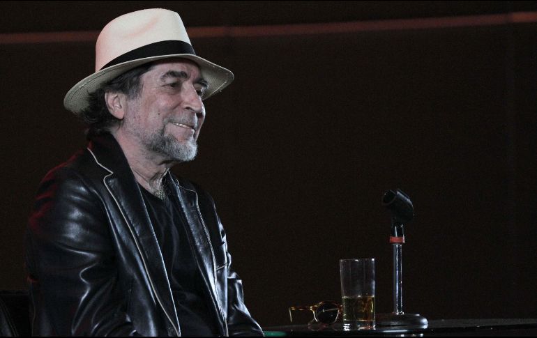 Durante un concierto en Madrid, Sabina cayó desde el escenario unos dos metros hasta el foso que separa la tarima del público. SUN/Archivo