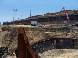 Según el presidente Trump, para el próximo año el muro fronterizo con México tendrá más de 800 kilómetros construidos. AFP / ARCHIVO