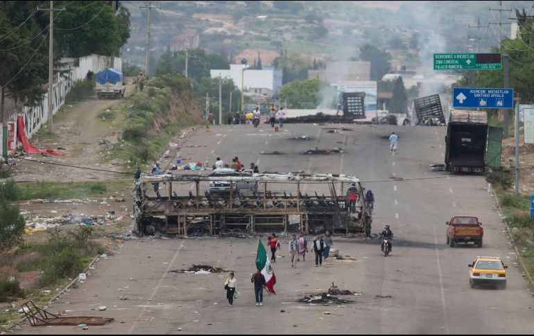 En el operativo en Nochixtlán para desalojar a manifestantes que se oponían a la reforma educativa, murieron ocho personas. AP/ARCHIVO
