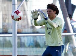 Miguel Herrera confía en que Guillermo Ochoa mejore su nivel bajo los tres palos. Imago7