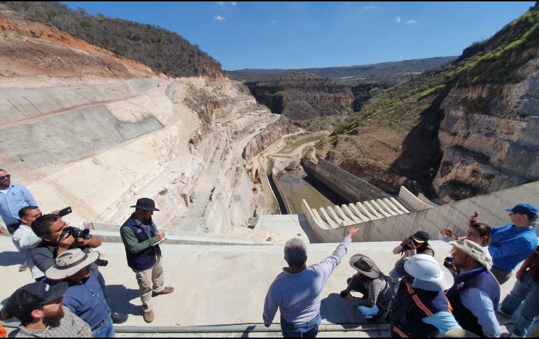 El motivo de la reunión fue para explicar el avance actual de la obra, cómo se han ejercido los recursos, y cuáles son los riesgos para la comunidad. EL INFORMADOR